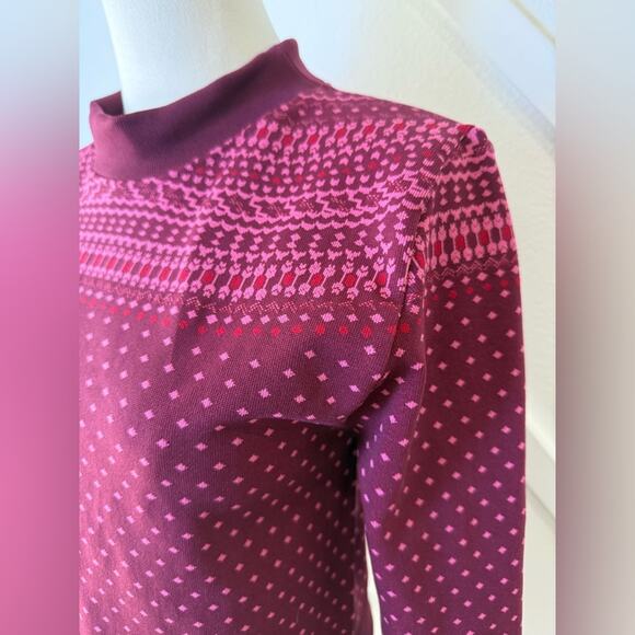 Fabletics Holly Seamless Cropped Long Sleeve Fair Isle Top Size XL - Picture 4 of 10